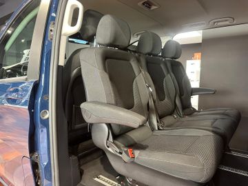 Mercedes V 220 - 5