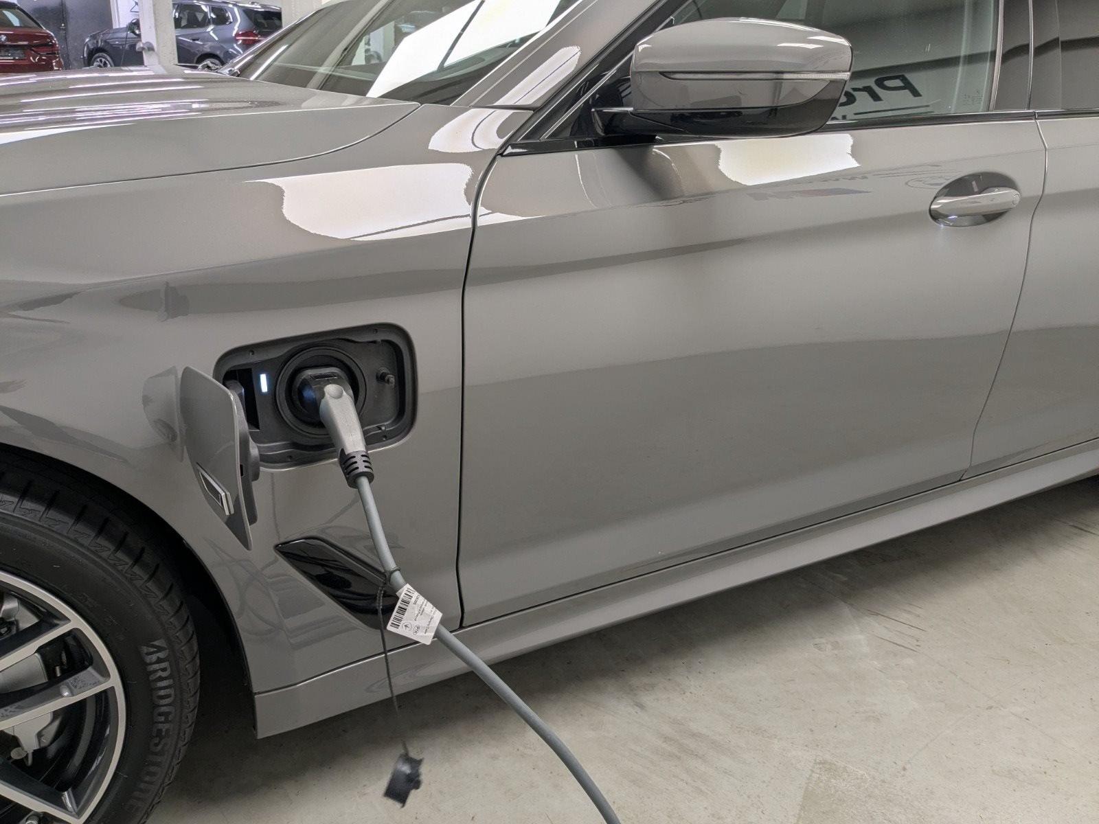 BMW 530e M Sport DA Prof Laser HUD RFK SHZ HiFi