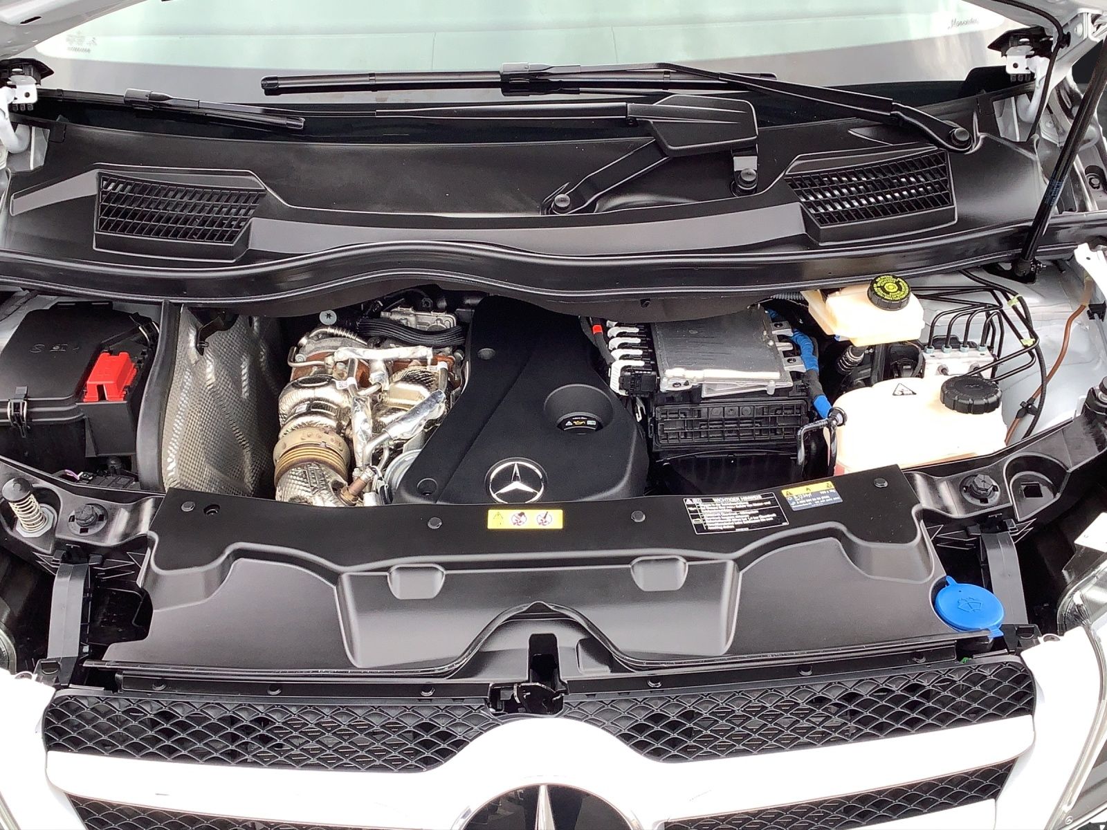 Fahrzeugabbildung Mercedes-Benz V 250 d EDITION 4M 7-Si. LED AHK NAVI MBUX