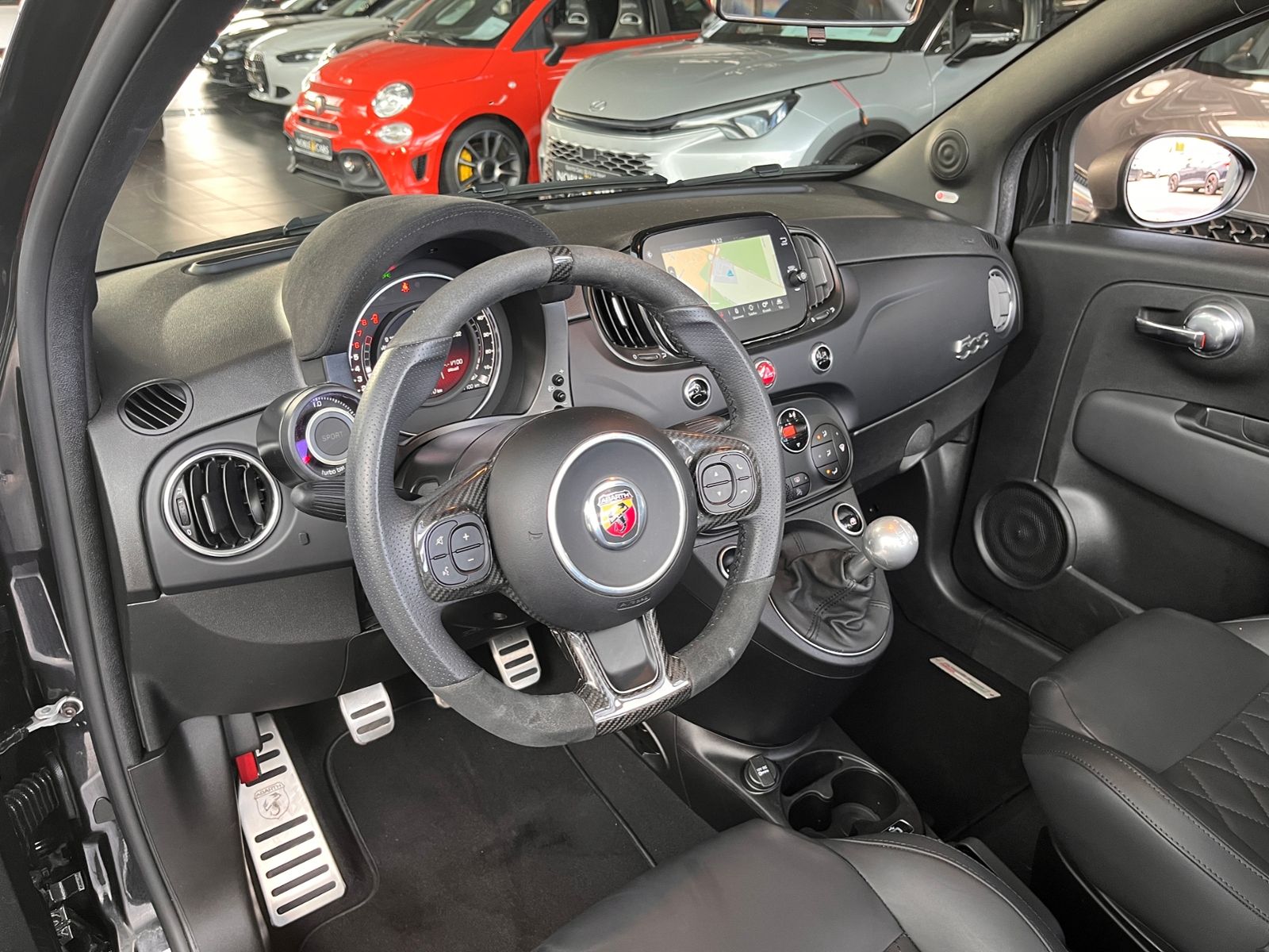 Fahrzeugabbildung Abarth 695C Cabrio KLIMA NAV BEATS LEDER