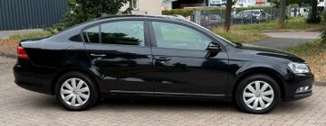 Volkswagen Passat - 2