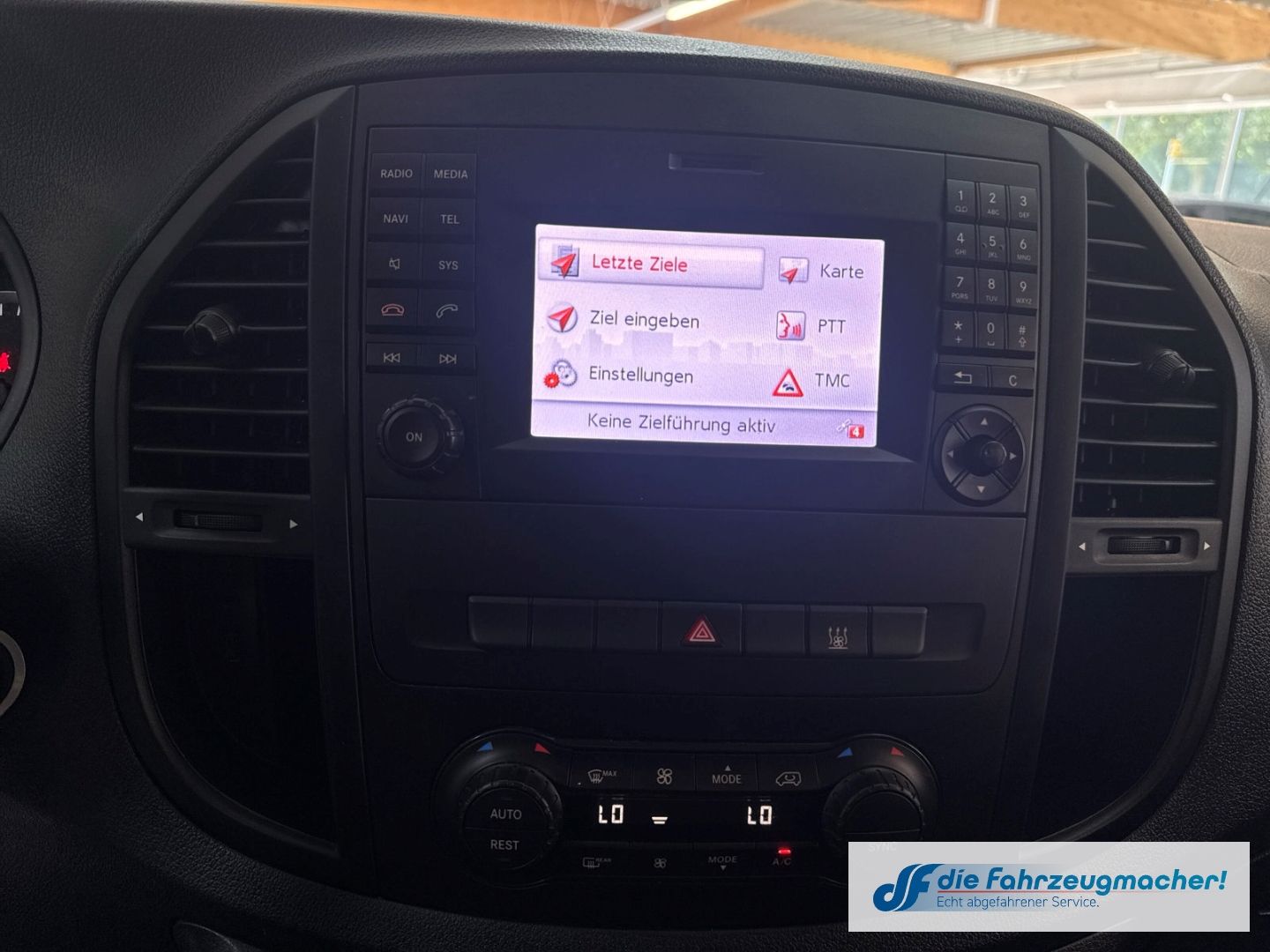 Fahrzeugabbildung Mercedes-Benz Vito Tourer 111CDI FWD extralang Pro AHK Klimaau