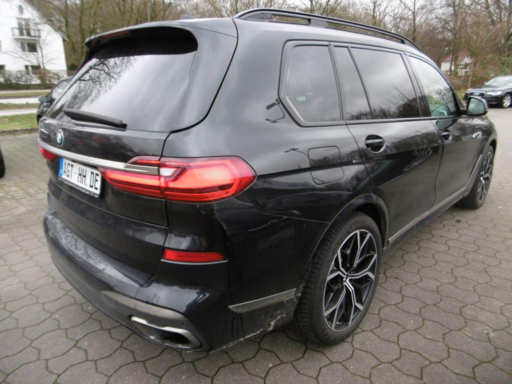 BMW X7 M50