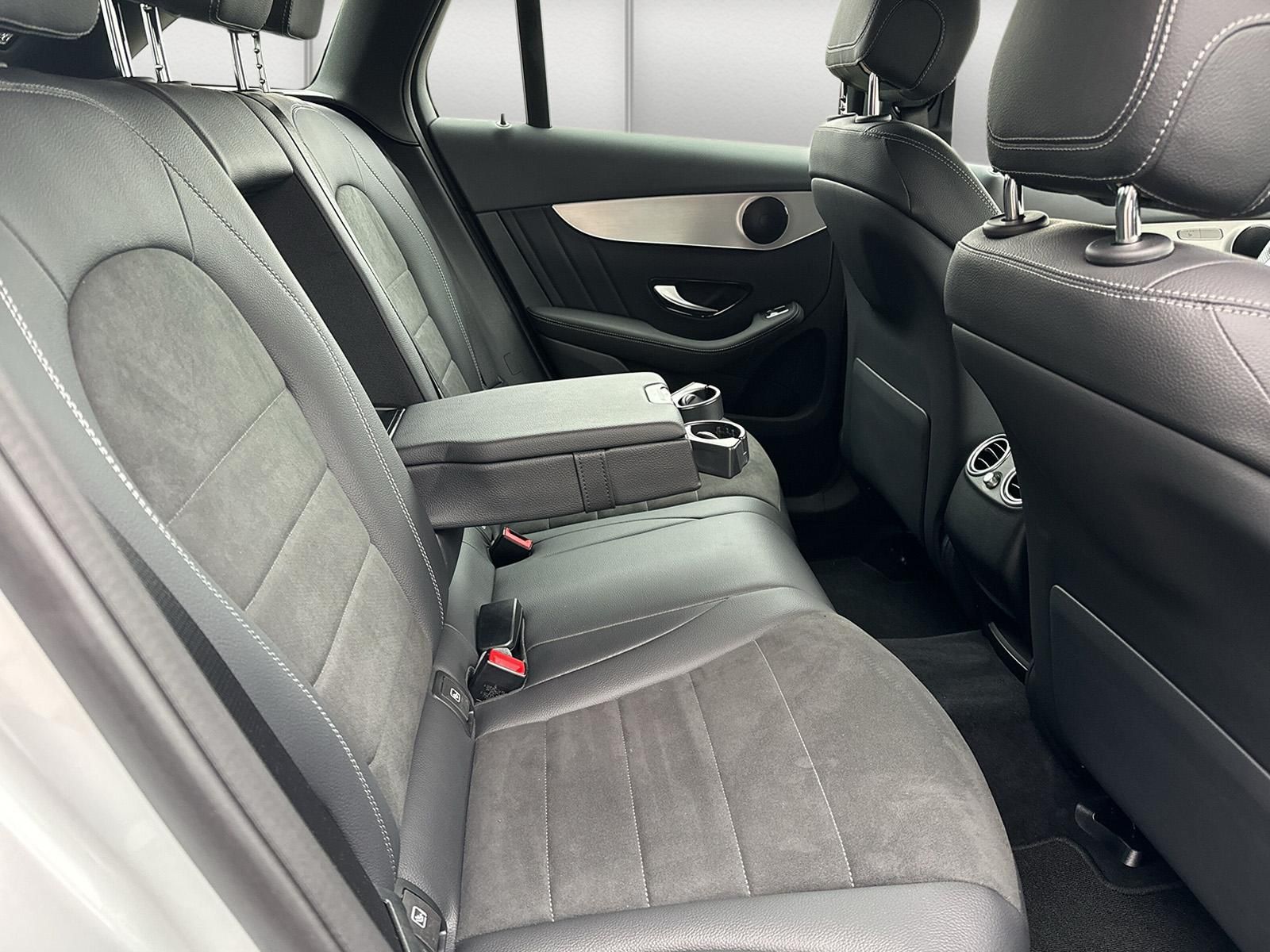 Fahrzeugabbildung Mercedes-Benz GLC 250 4Matic AMG-Line Interieur Kamera LED