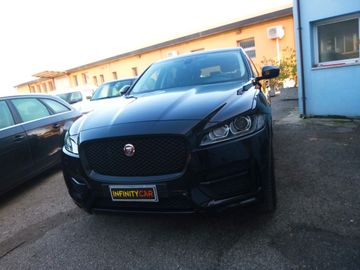 Jaguar F-Pace - 12