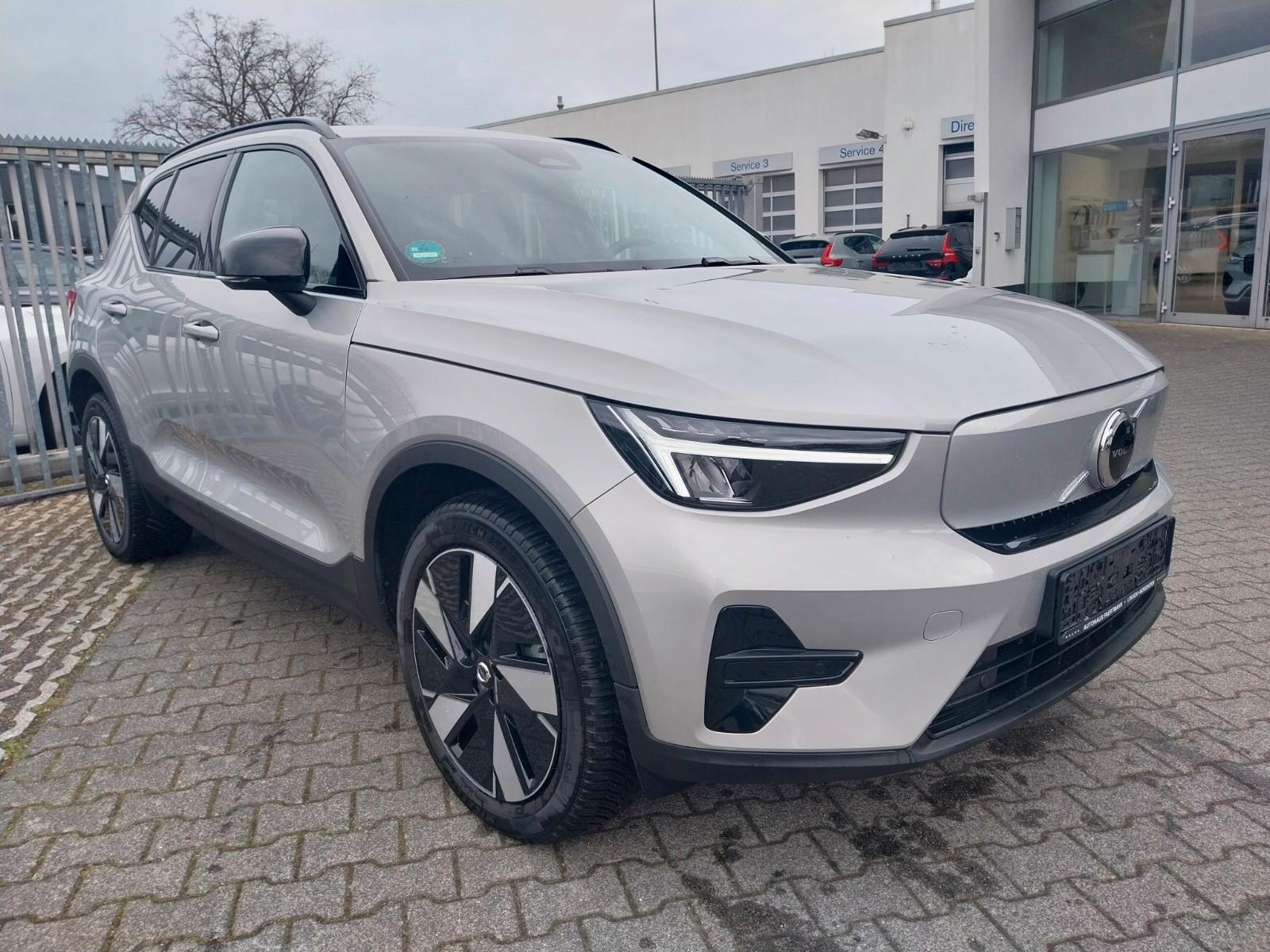 Volvo XC40 Plus Recharge Pure Electric AWD