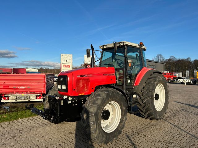 Massey Ferguson 8240 Allradtraktor