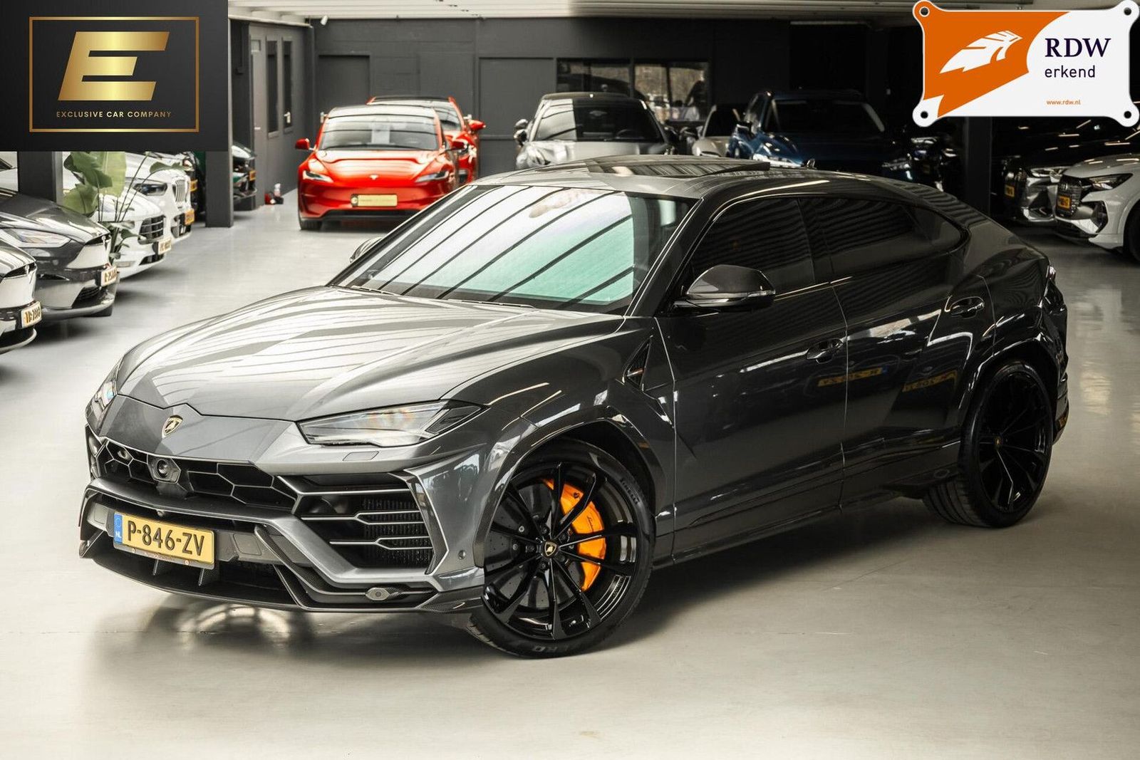 LAMBORGHINI Urus