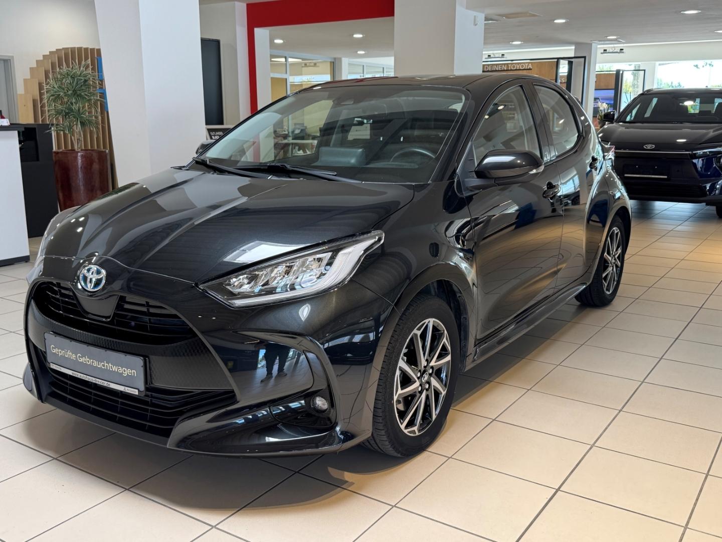 Toyota Yaris Hybrid Team Deutschland / CarPlay&Android 