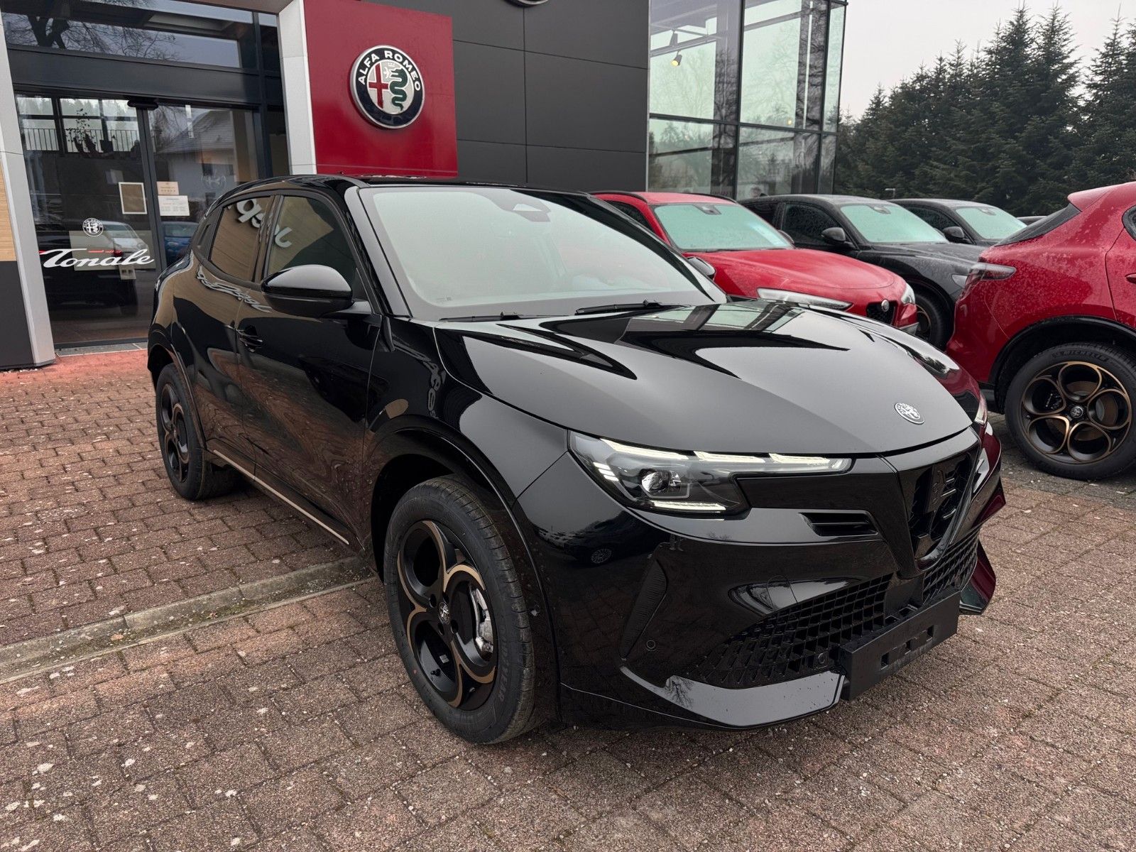 Fahrzeugabbildung Alfa Romeo Junior Ibrida 1.2 Intensa Automatik Navi Kamera