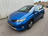 Toyota Auris Hybrid Edition Klima/Automatik/Pano/Navi - Toyota Auris Gebrauchtwagen in Stuttgart