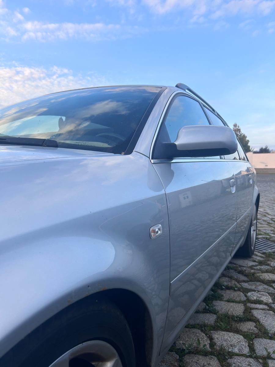 Audi A6 2004 — салон