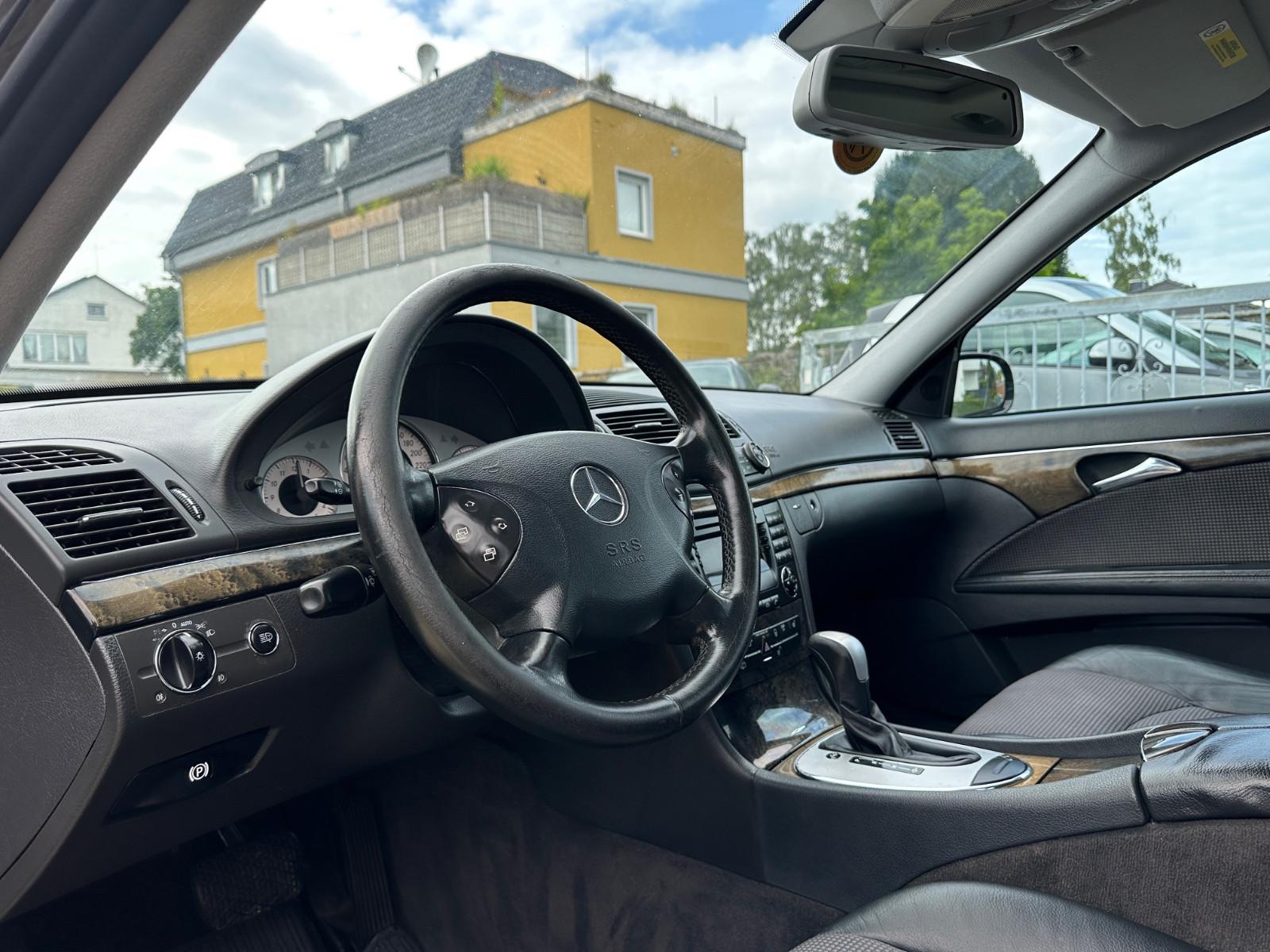 Mercedes-Benz E240 2004 — photo 5