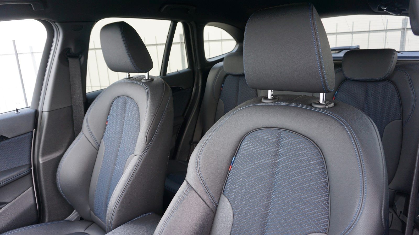 Fahrzeugabbildung BMW X1 sDrive 20 i M Sport,LED,Kamera,AHK, 8 fach be