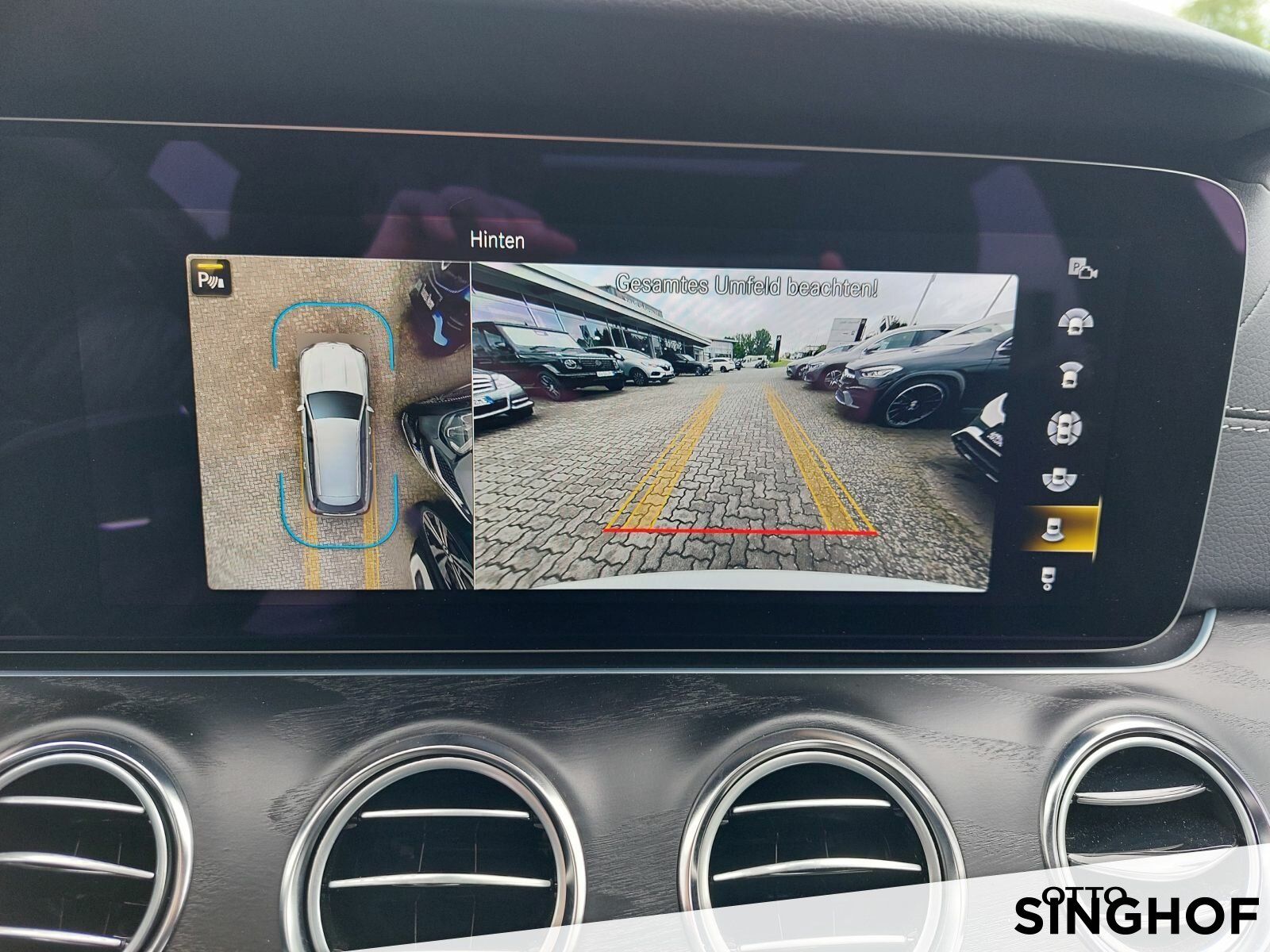 Fahrzeugabbildung Mercedes-Benz E 220 d T 4matic AMG Pano+AHK+Airmatic+dynam.LED