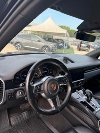 Porsche Cayenne - 9