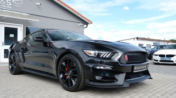 Ford Mustang - 4