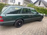 Mercedes-Benz E 300 - Mercedes-Benz E 300 aus 1993
