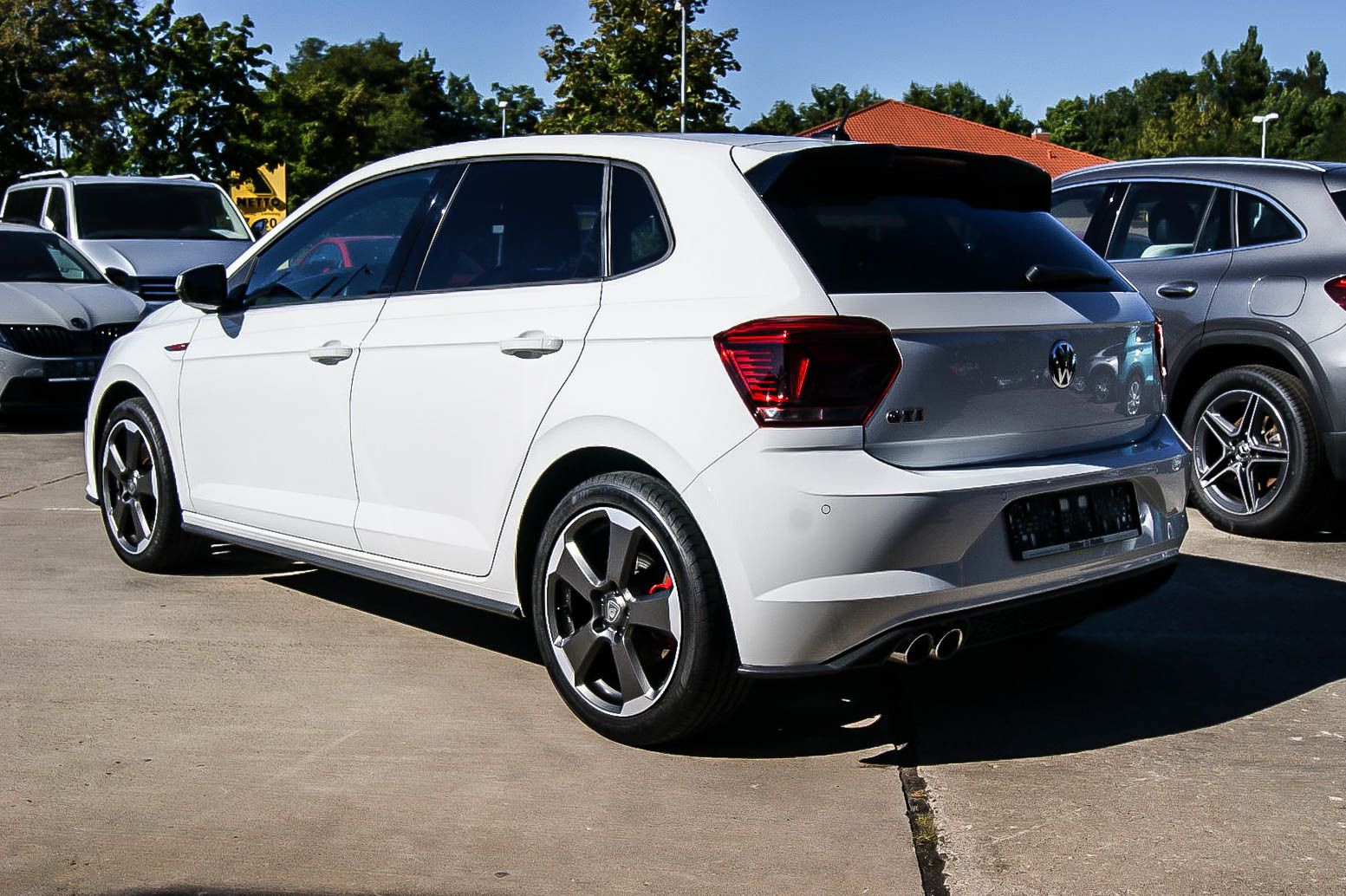 Fahrzeugabbildung Volkswagen Polo GTI 2.0 TSI DSG NAVI LED ACC SPORT 1.HAND
