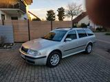 Skoda Octavia Kombi 1,6 AHK, PDC Tempomat ... - Skoda aus 2003
