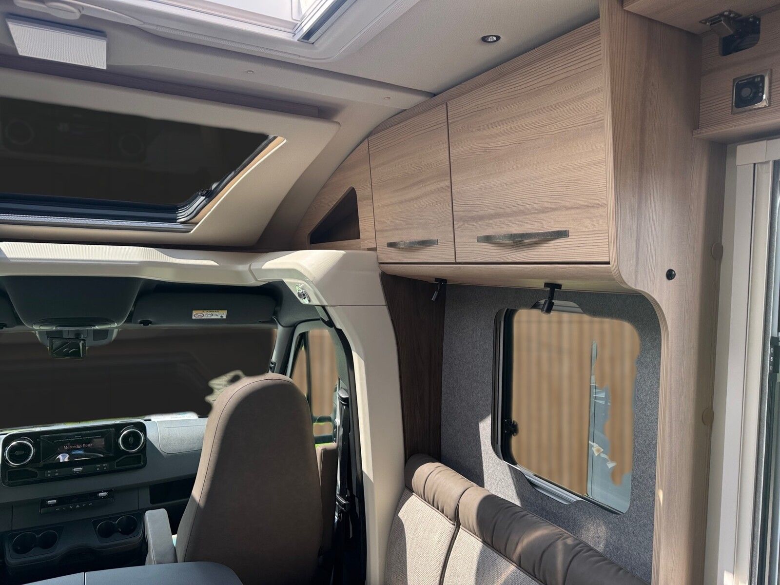 Fahrzeugabbildung Eura Mobil Profila T 726 EF Comfort Mondial-Plus-S-Pakete