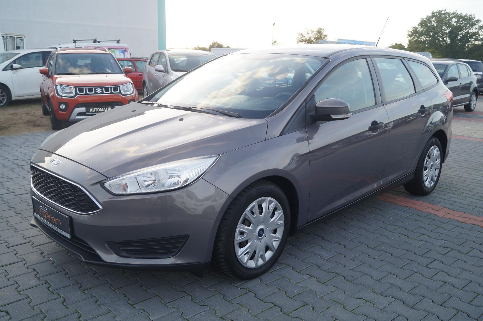 Ford Focus 2015 — interior