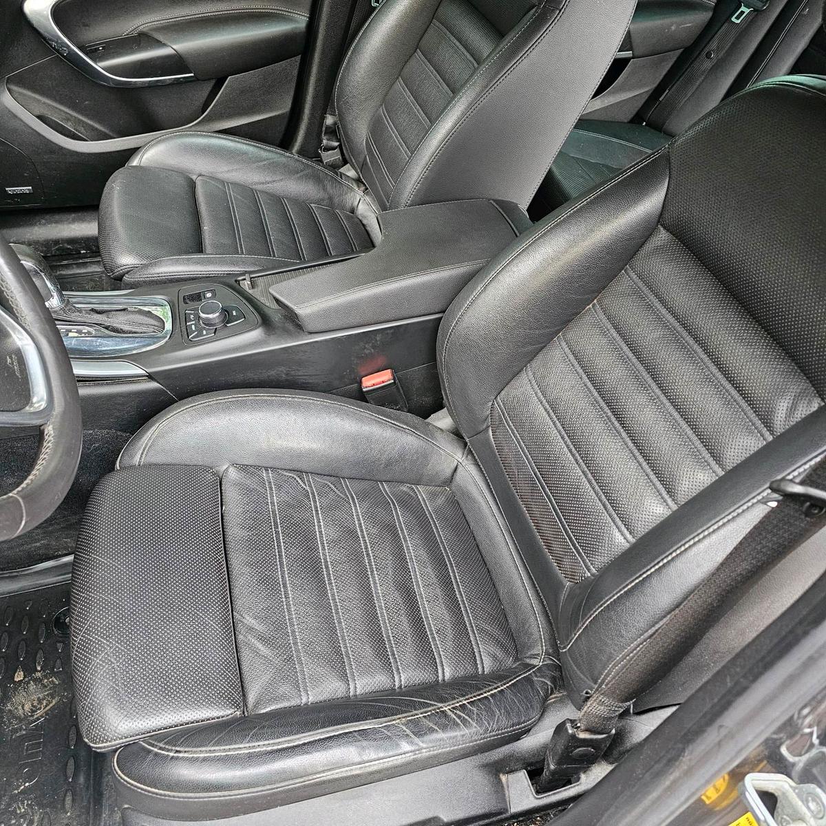 Opel Insignia 2010 — photo 8