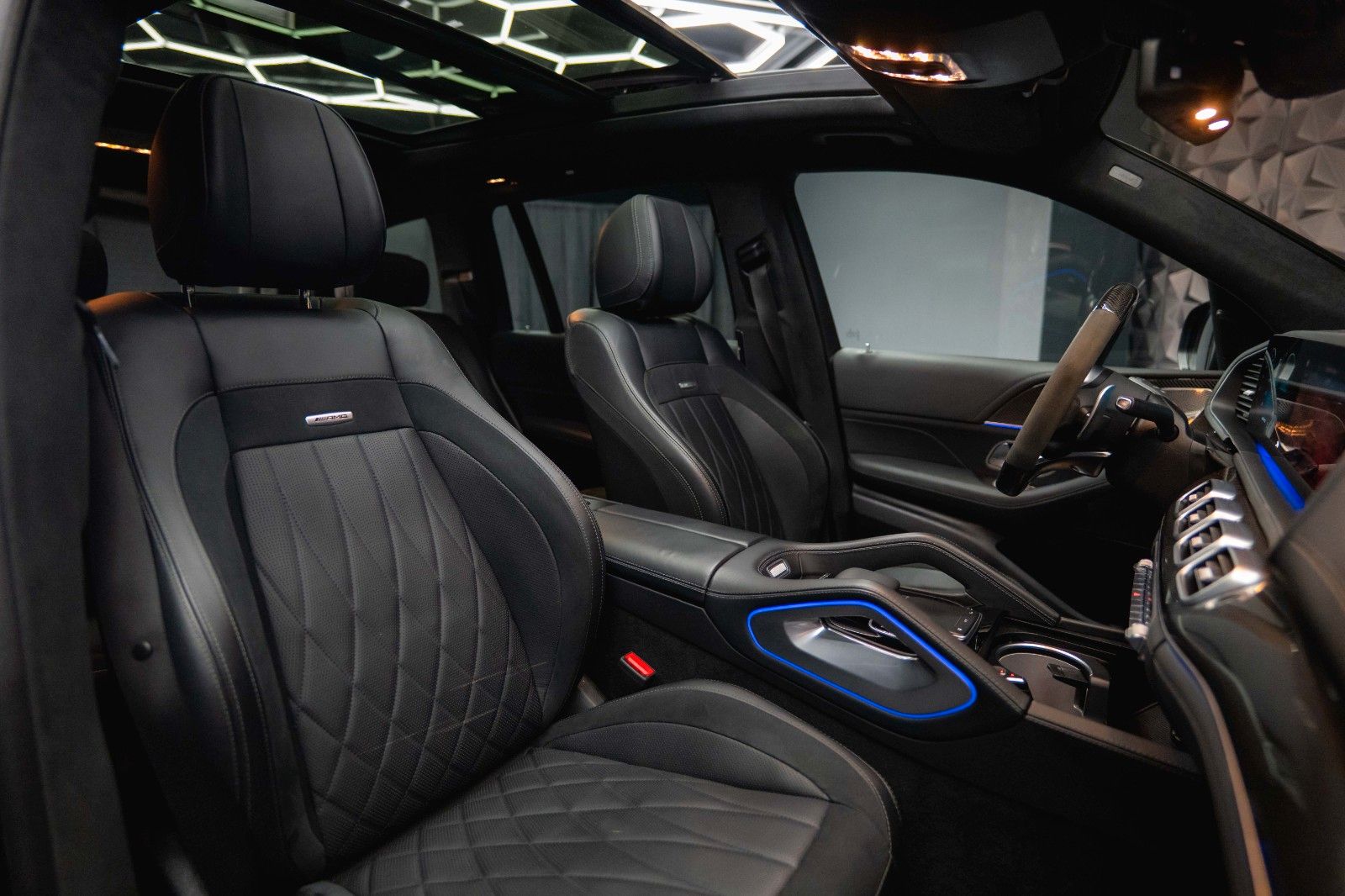 Fahrzeugabbildung Mercedes-Benz GLS 63 AMG 4Matic+ Driver's Package Carbon *ACC*