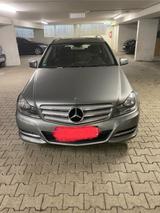 Mercedes-Benz 220 - graue Mercedes-Benz 220