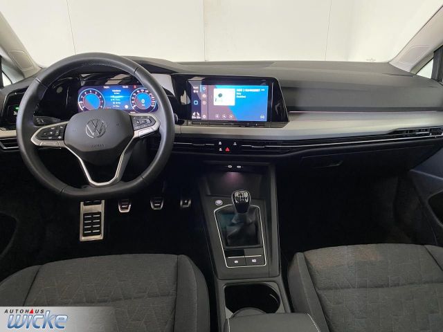 Golf VIII 1.0 TSI Move NAVI KLIMA PDC LED PANO