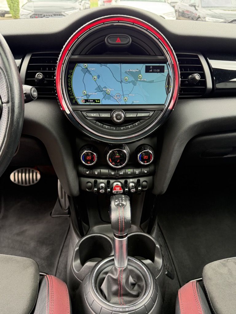 Fahrzeugabbildung MINI John Cooper Works 3-Türer Sport-Aut. NAV+LED