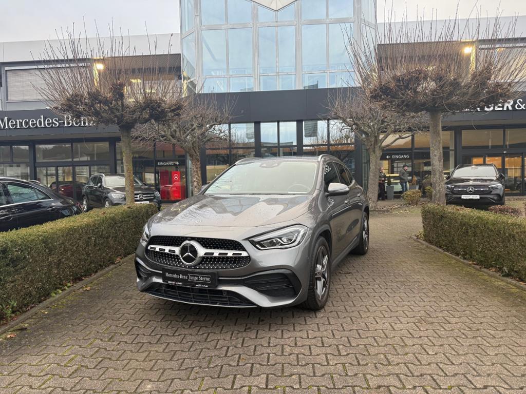 Mercedes-Benz GLA 200 AHK Kam. KlimaA LED LM Navi PDC