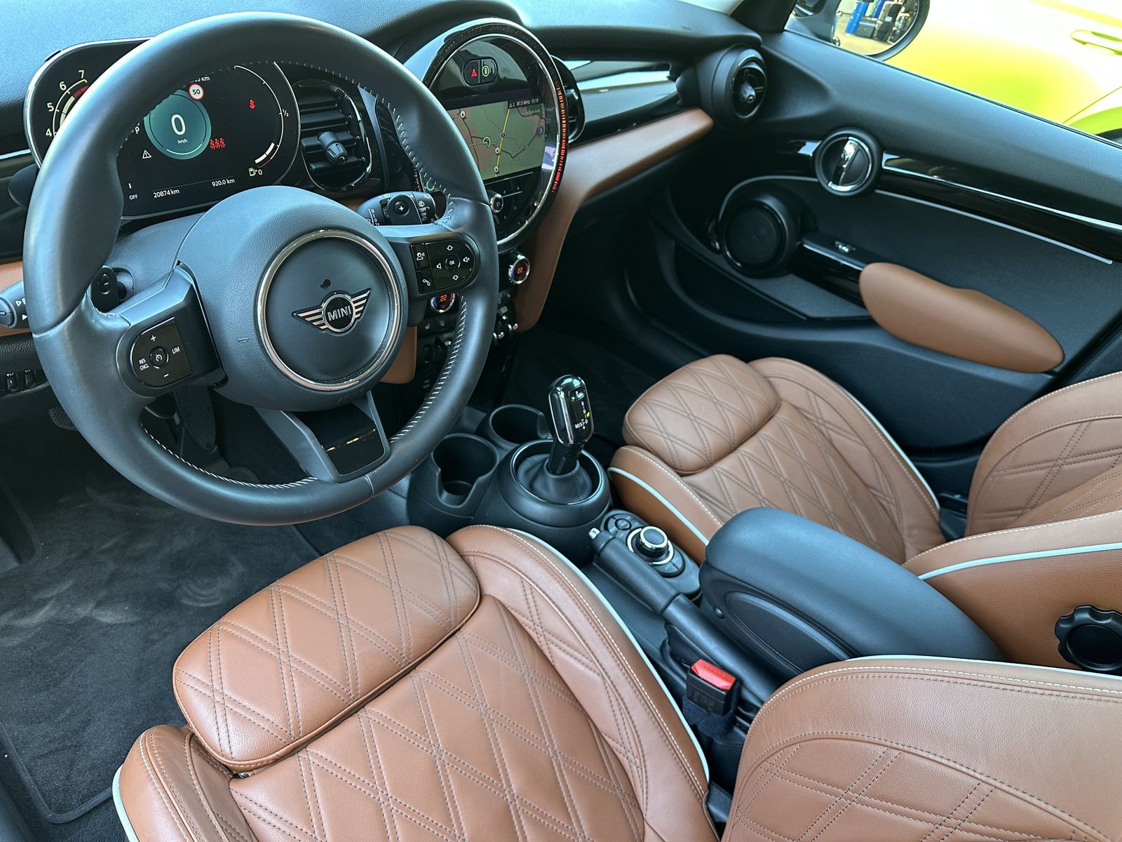 Fahrzeugabbildung MINI Cooper S 5-Türer Classic-Trim NAV+LED+KAMERA+DA