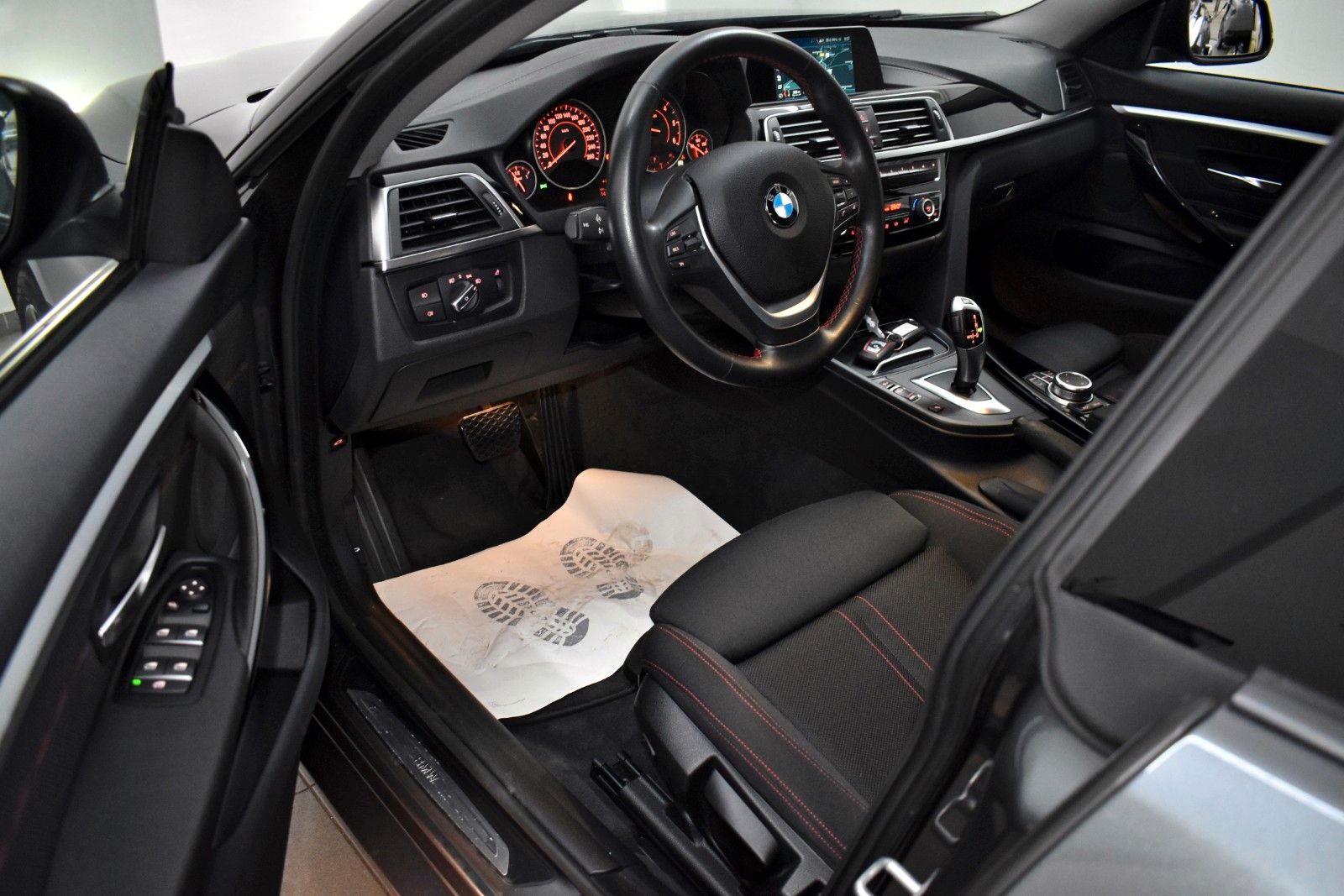 Fahrzeugabbildung BMW 420d Gran Coupé xDrive Sport Line Automatik,Navi