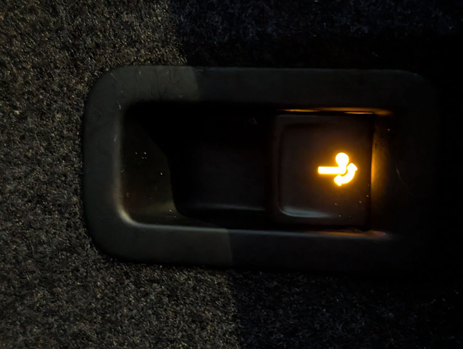 Fahrzeugabbildung SKODA Karoq 2.0 TDI DSG Sportline 4x4 ACC LED Cam AHK