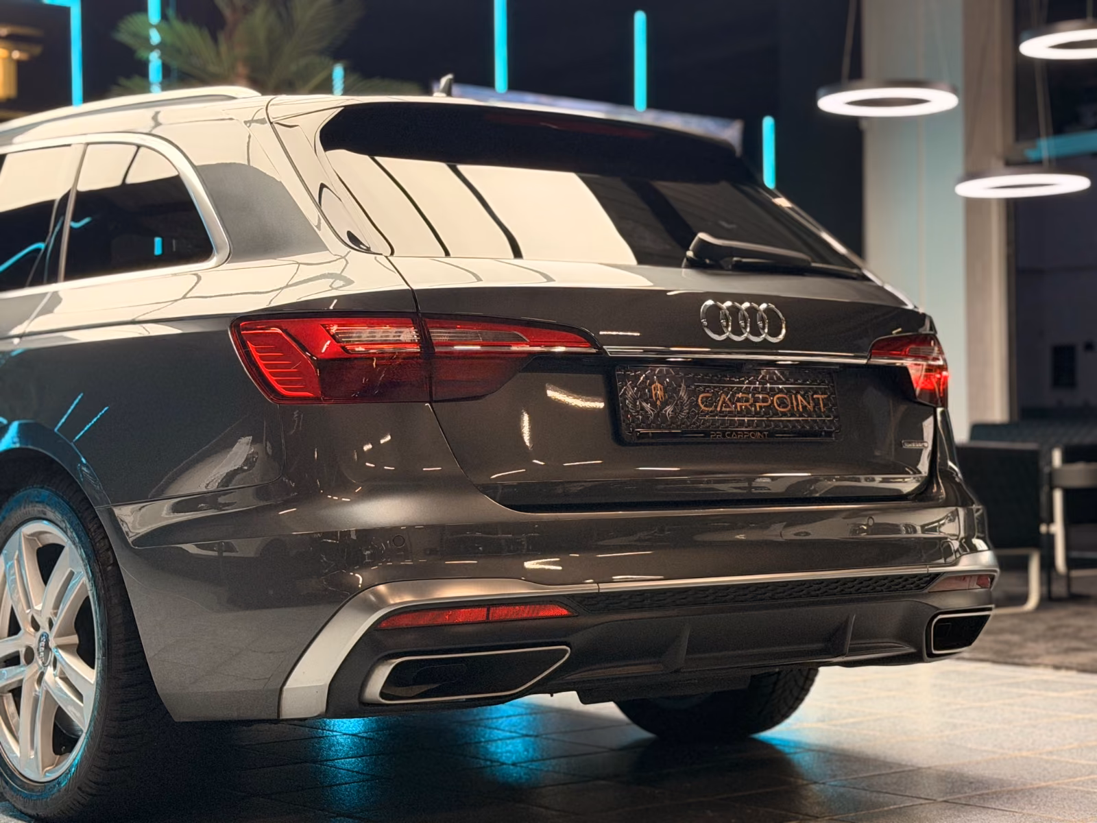Audi A4 Avant 45 TFSI quattro S line/LED/AHK/ACC