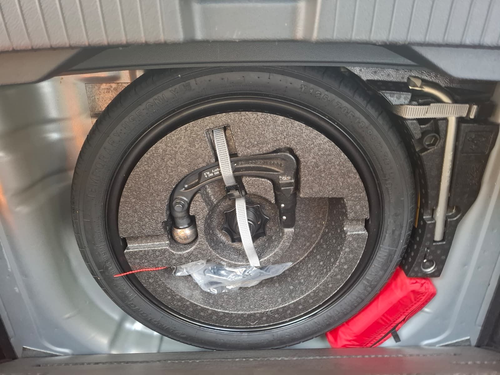Fahrzeugabbildung Volkswagen T-Roc Style 1,5 TSI DSG +Kamera+ AHK+ ACC + Navi