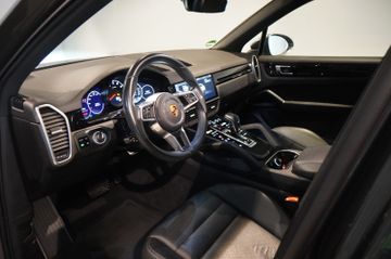Porsche Cayenne - 8