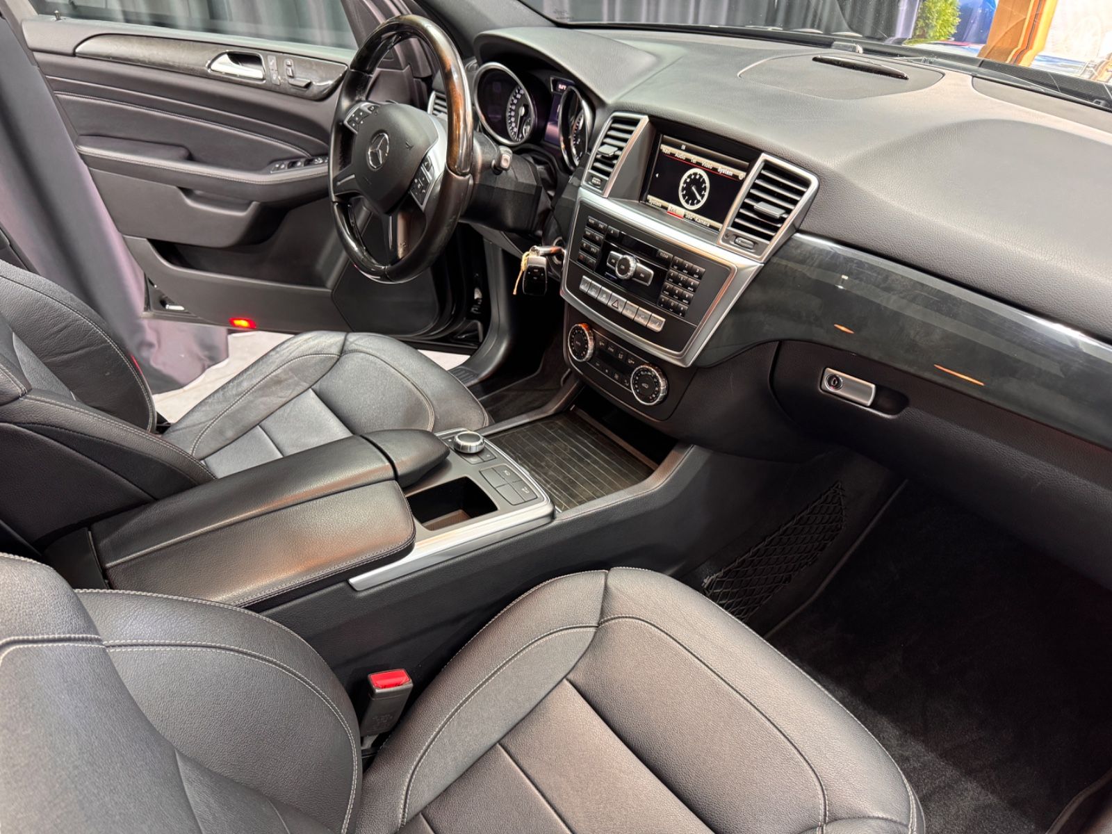 Fahrzeugabbildung Mercedes-Benz ML 400|LEDER|NAVI|SCHIEBEDACH|MASSAGE|360 KAMERA