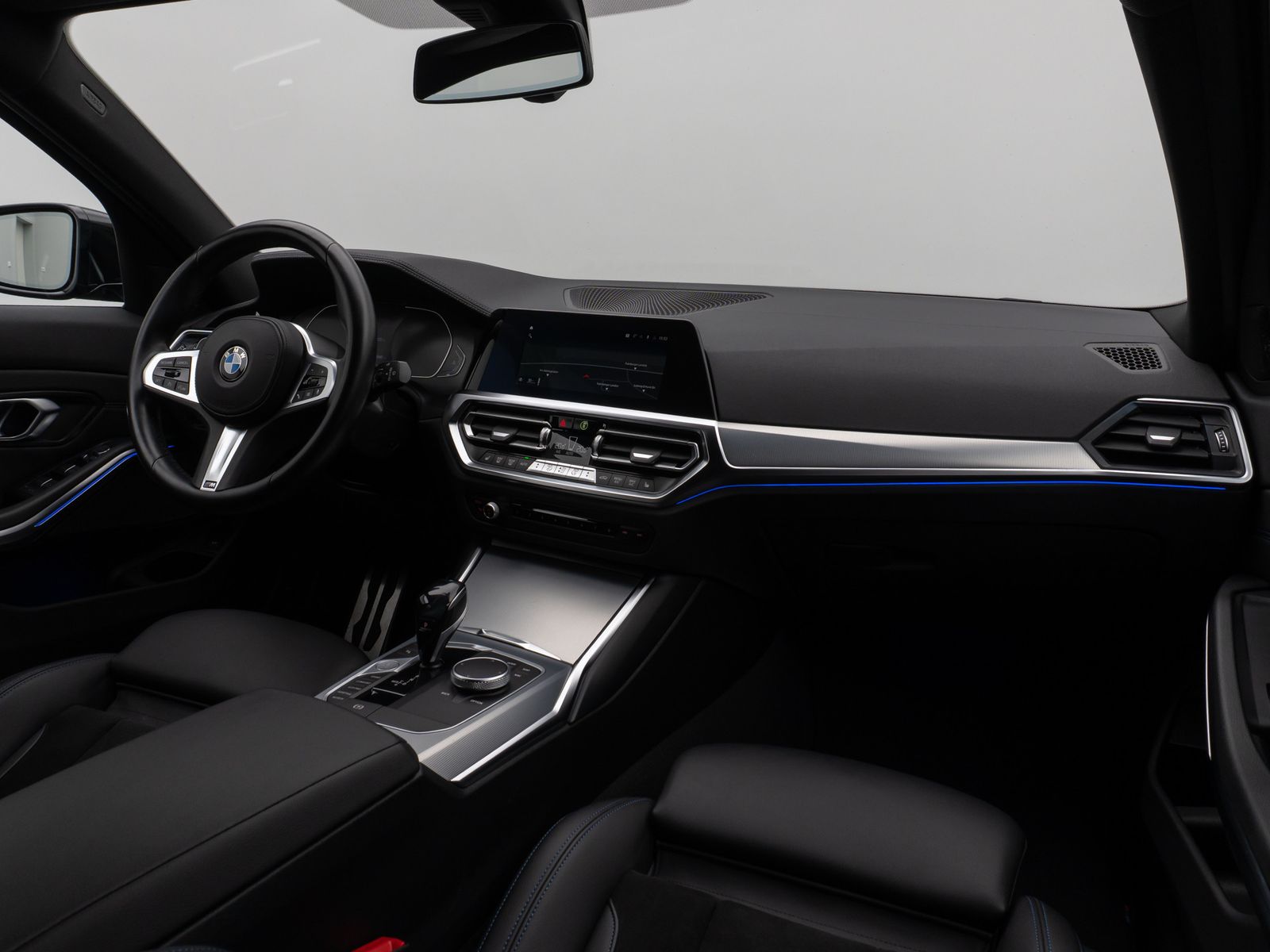 Fahrzeugabbildung BMW 330d xD M Sport Kamera HUD DAB H/K LED 19Zoll