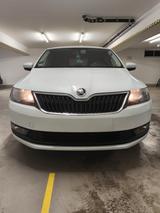 Skoda Rapid 1.0 TSI 81kW Active Spaceback Active - Skoda Rapid Active mit Benzin-Antrieb
