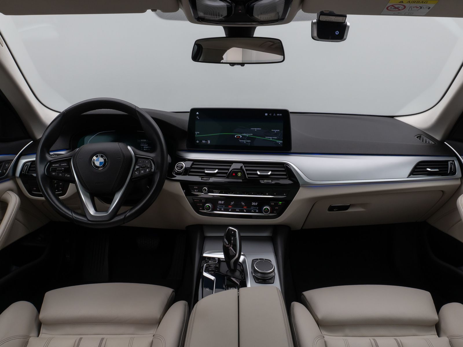 Fahrzeugabbildung BMW 530d xD Panoram Kamera HUD DAB HiFi SoftCl Sport