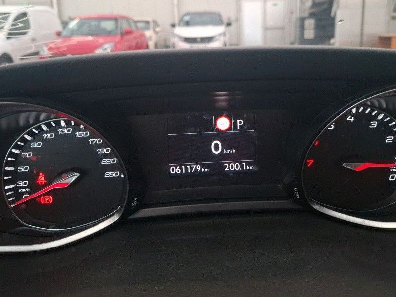 Fahrzeugabbildung Peugeot 308 Active 1.2T NAVI/LED/PDC/TEMPOMAT