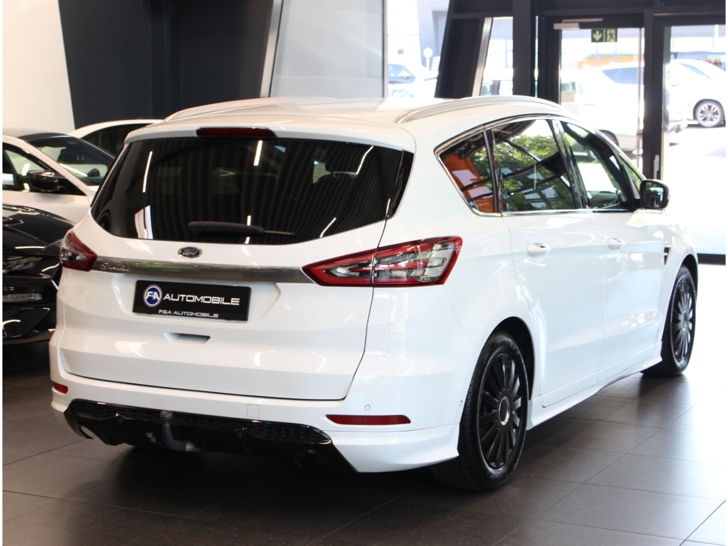 Fahrzeugabbildung Ford S-Max Titanium 2.0 TDCi 7-Sitzer 2.Hand*AHK*LED