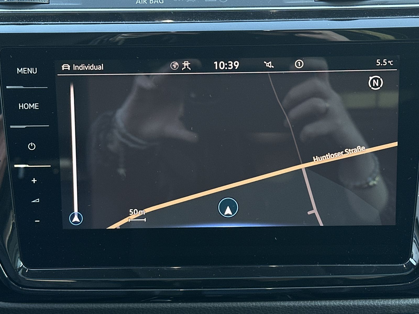 Fahrzeugabbildung Volkswagen Touran 1.5 TSI DSG 7-Sitzer HL NAV+LED+AHK+PANO