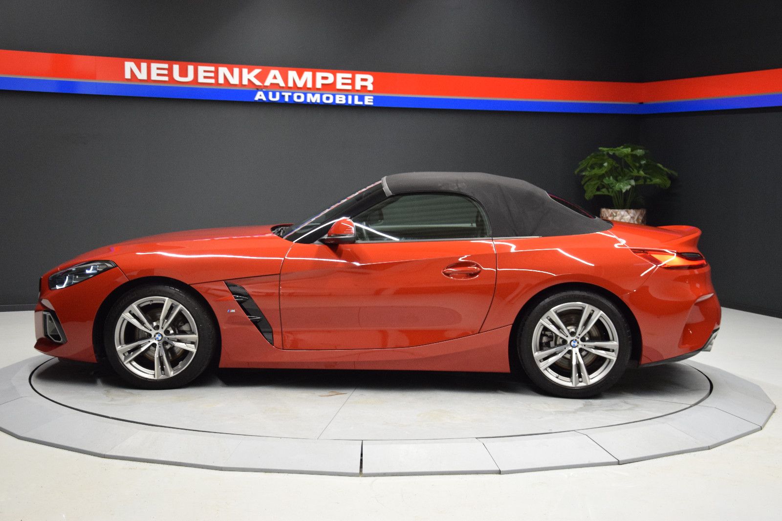 Fahrzeugabbildung BMW Z4 Roadster sDrive 20 i M-Sport Leder HuD Kamera