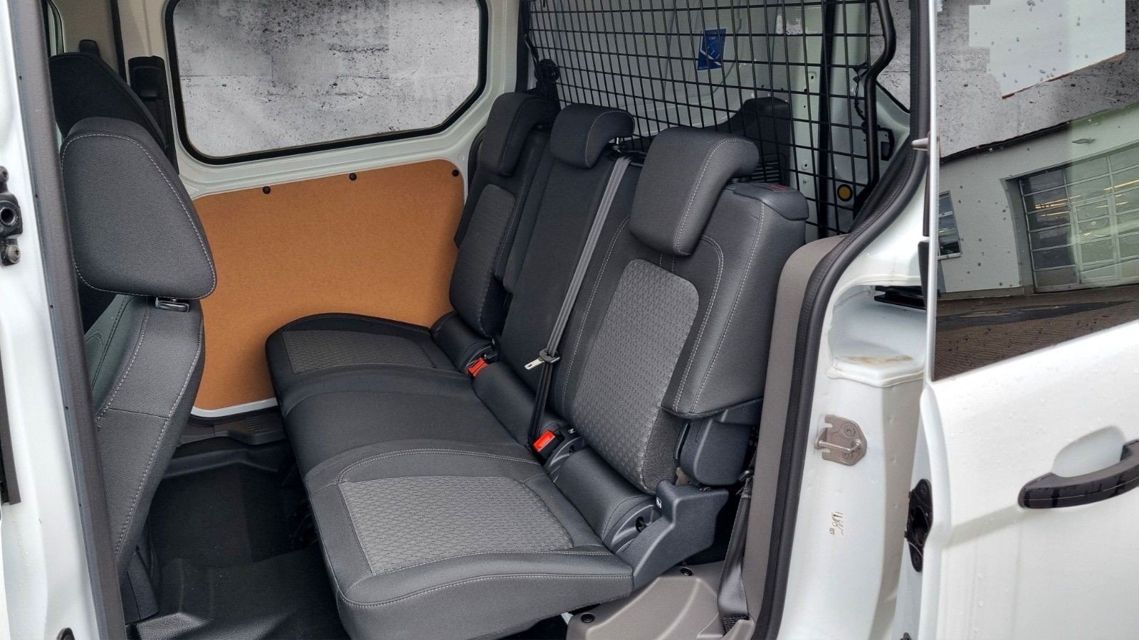 Fahrzeugabbildung Ford Transit Connect Kasten lang Trend