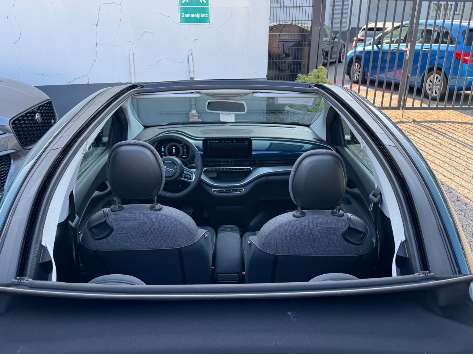 Fahrzeugabbildung Fiat 500 e Icon/Cabrio/ACC/LED/Navigation/R-Cam/42kWh