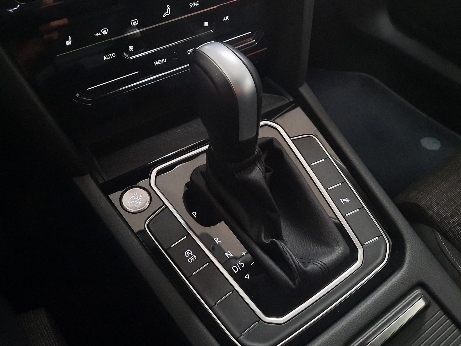 Fahrzeugabbildung Volkswagen Passat Variant Business TSI DSG *AHK*Navi*Cam*