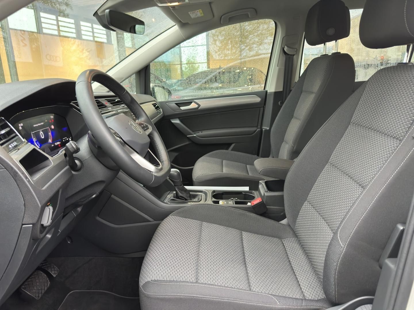 Fahrzeugabbildung Volkswagen Touran BMT 1.5 TSI Comfortline AHK,Navi,SHZ,ACC